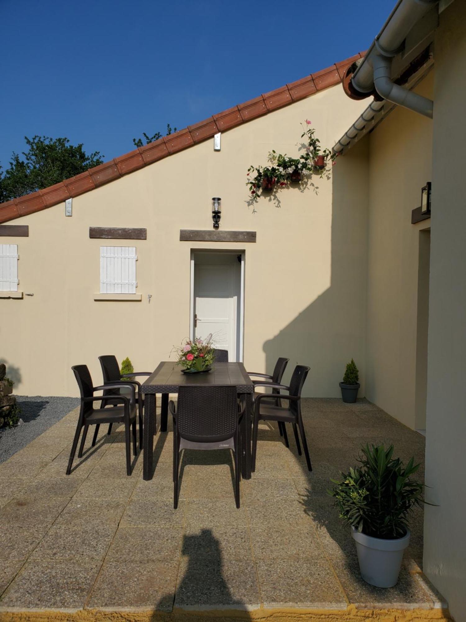 Appartement A 5 Min De La Pointe Du Hoc à Cricqueville-en-Bessin Extérieur photo