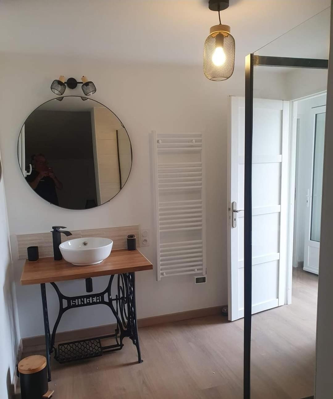 Appartement A 5 Min De La Pointe Du Hoc à Cricqueville-en-Bessin Extérieur photo